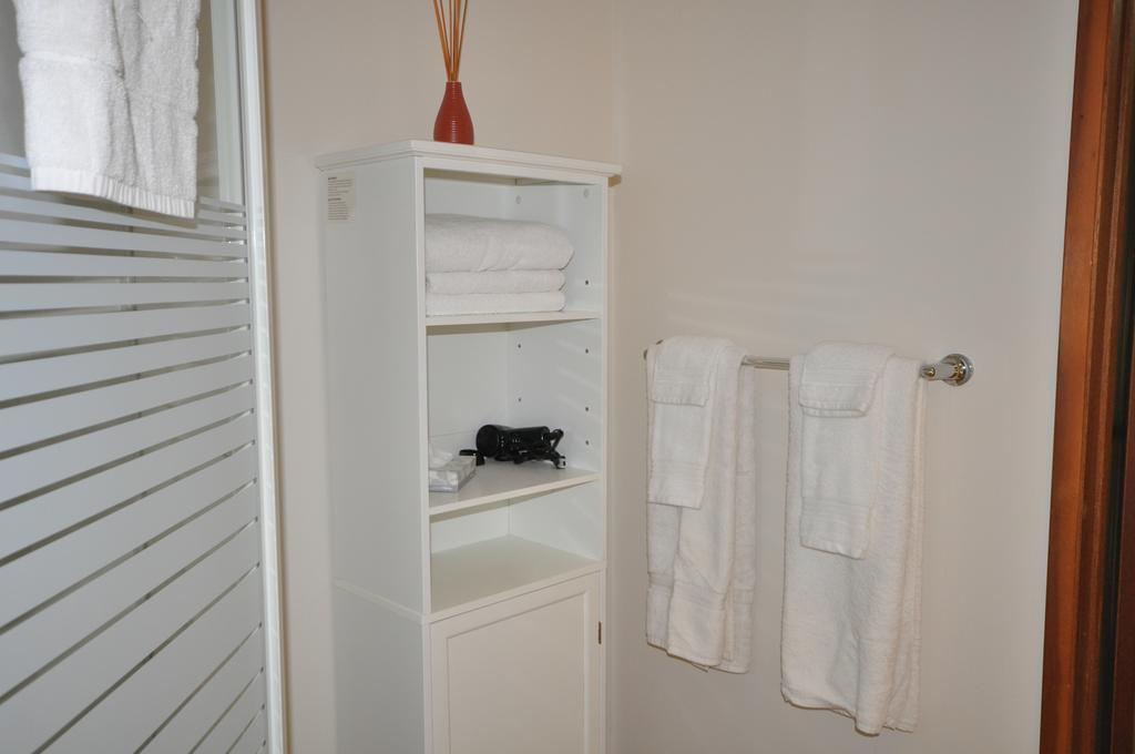 Garden House Hotel Кортни Екстериор снимка